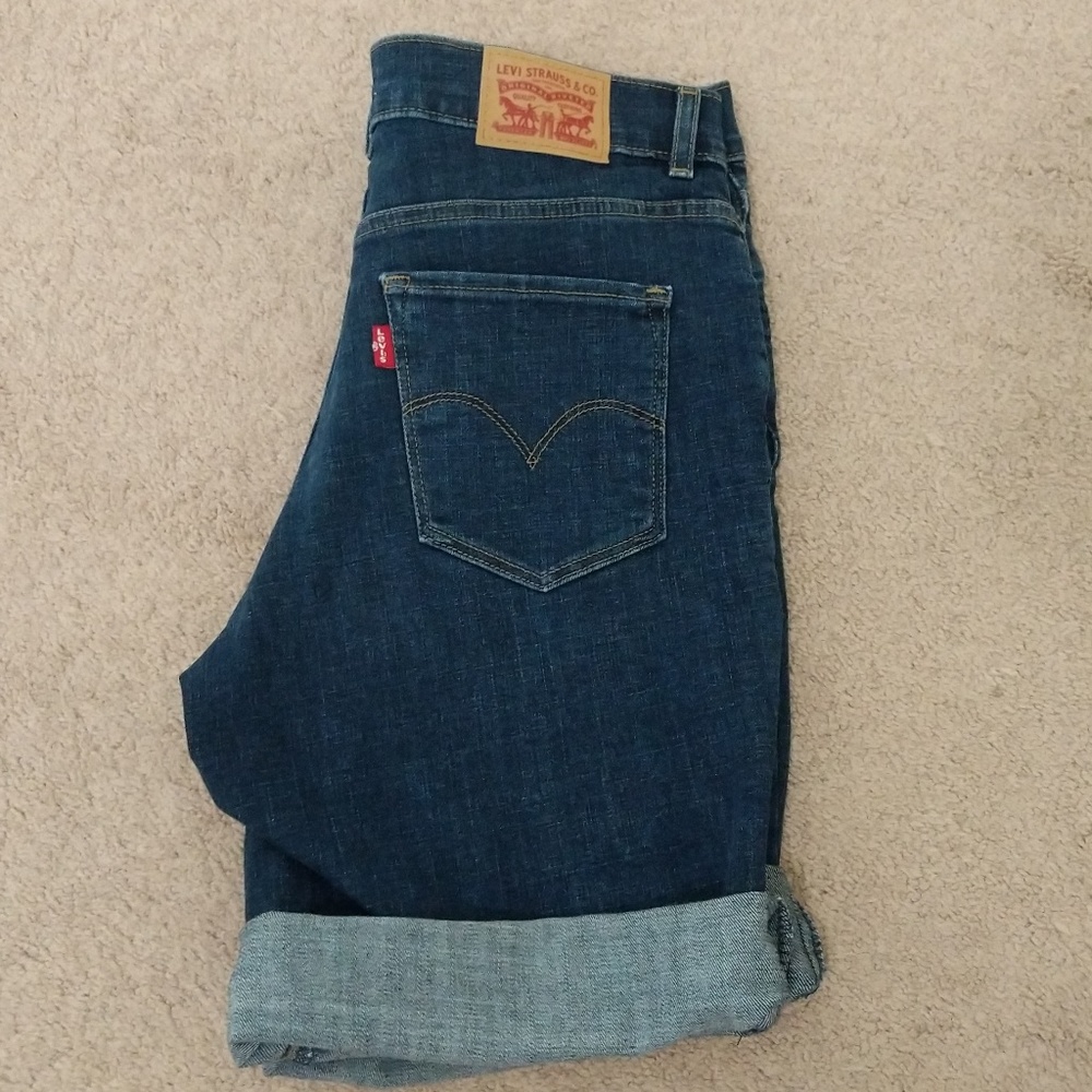 Levi's Jean Bermuda Short NWOT
